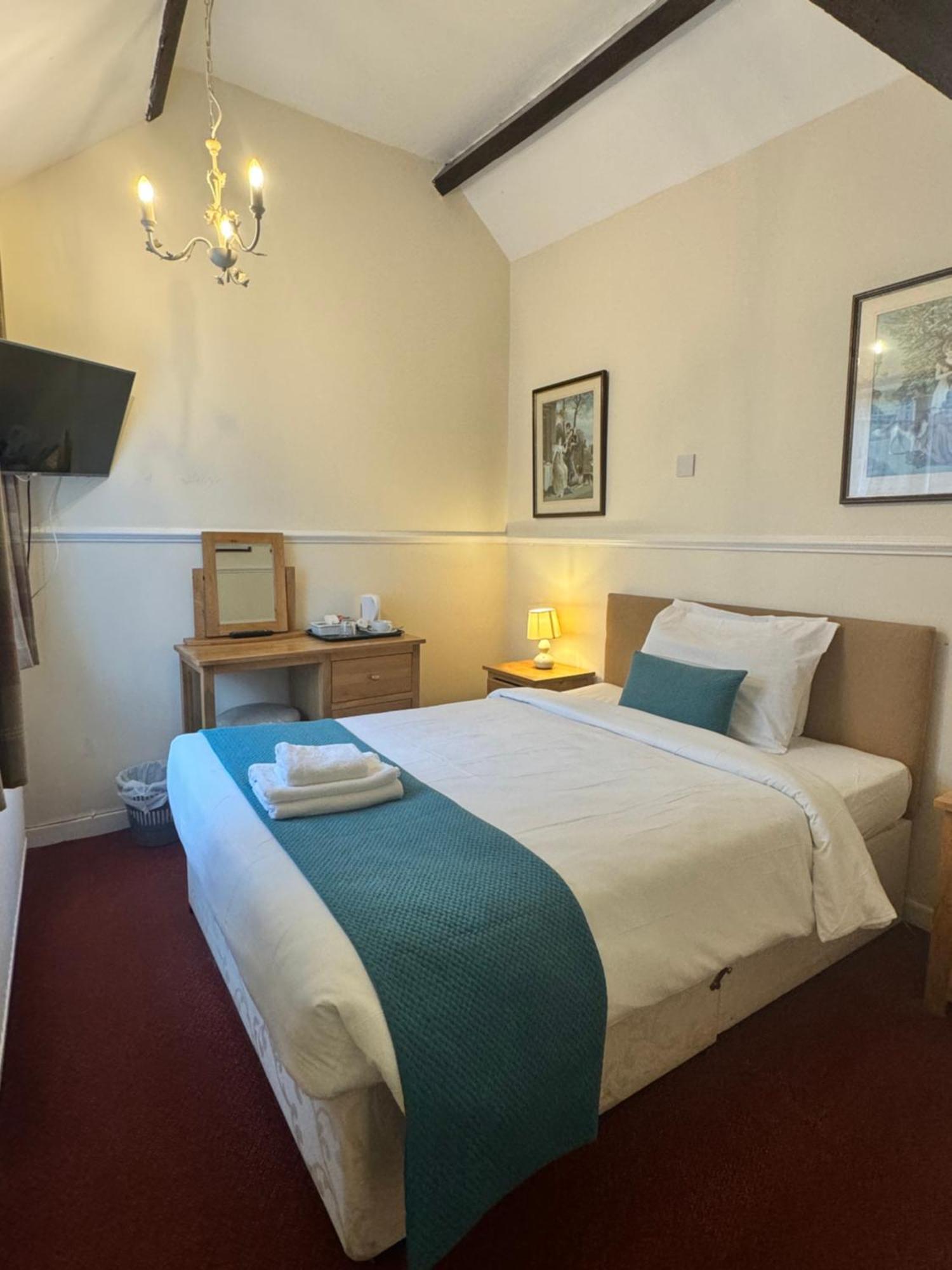 Crown Hotel Cotswold Блокли Экстерьер фото