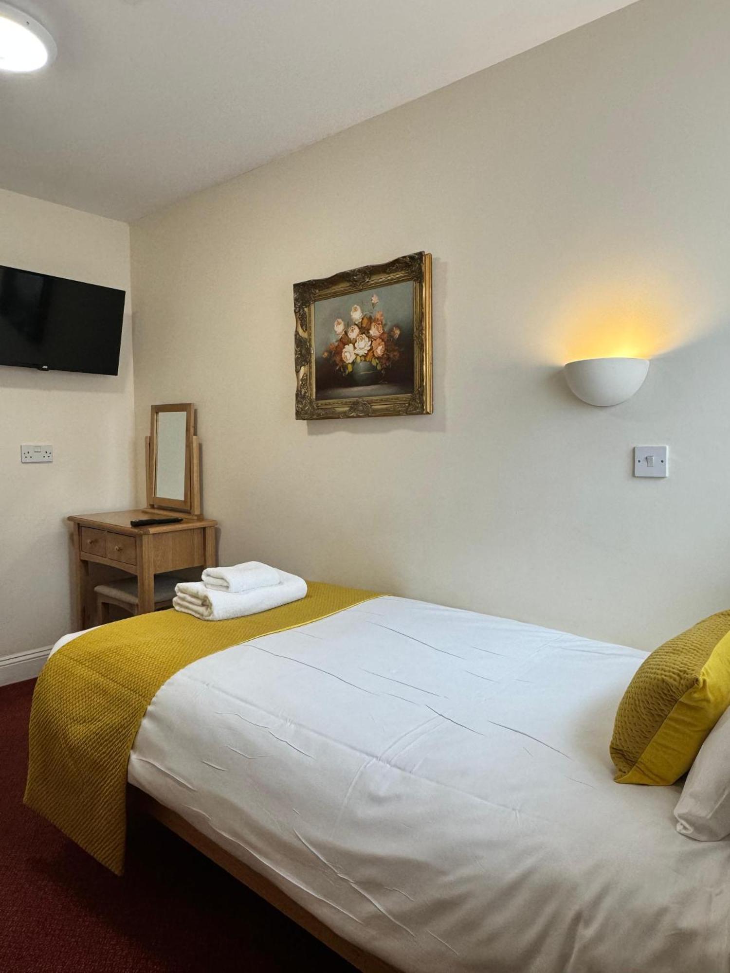 Crown Hotel Cotswold Блокли Экстерьер фото