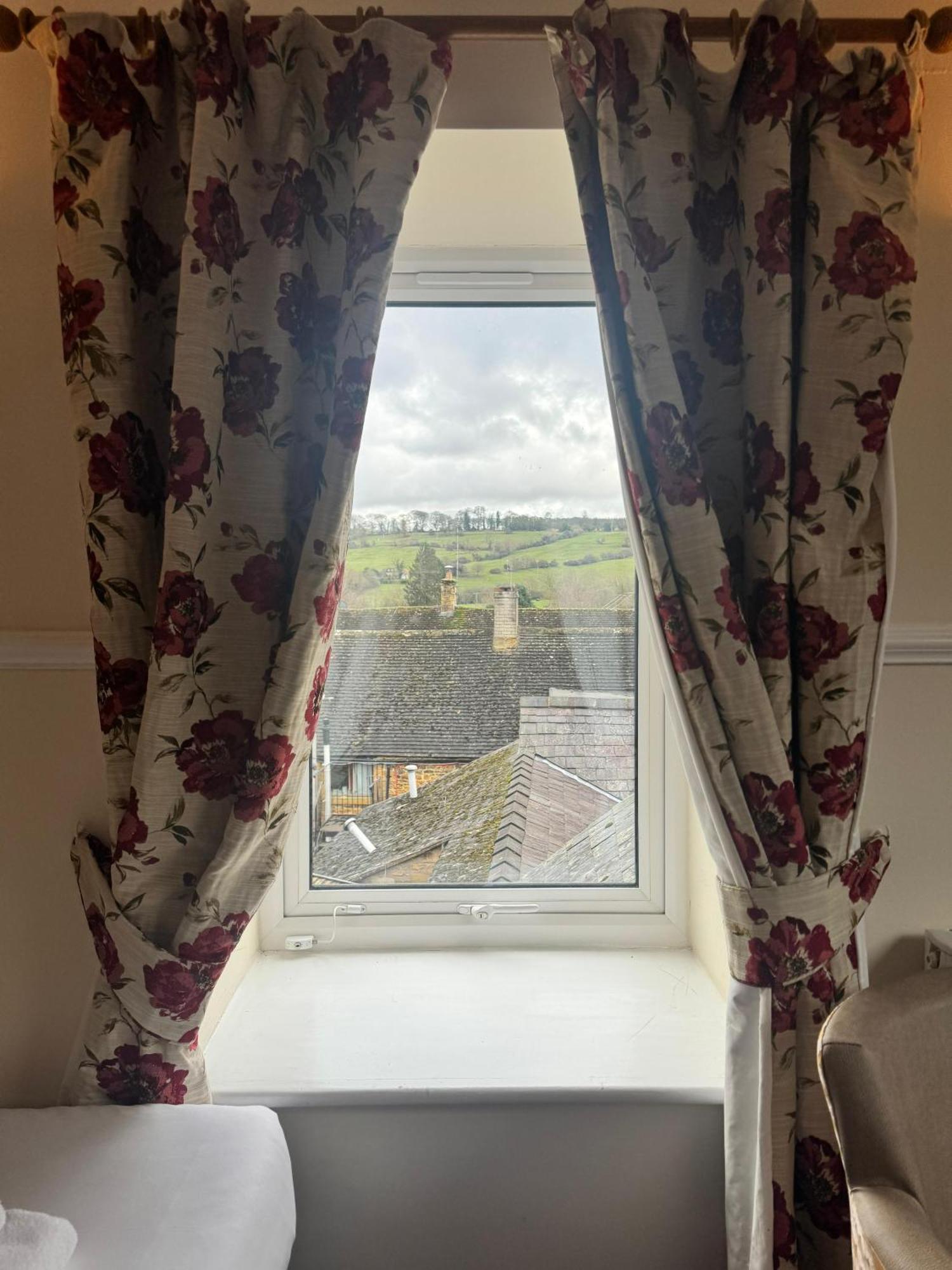 Crown Hotel Cotswold Блокли Экстерьер фото
